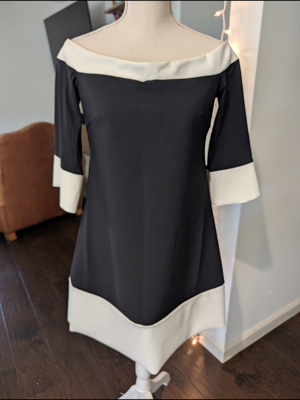 Chiara Boni Made In Italy Off-Shoulder Black and White Shift Dress